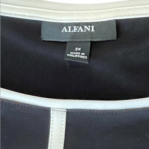 Fantastic Alfani black and white three quarter sleeve top - size 2X - Picture 2 of 2